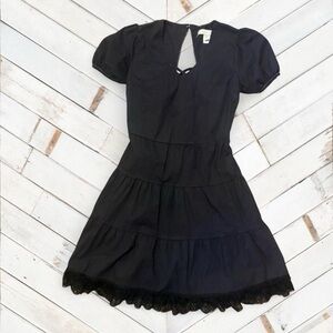 Elegant Black Dress with Lace Detail